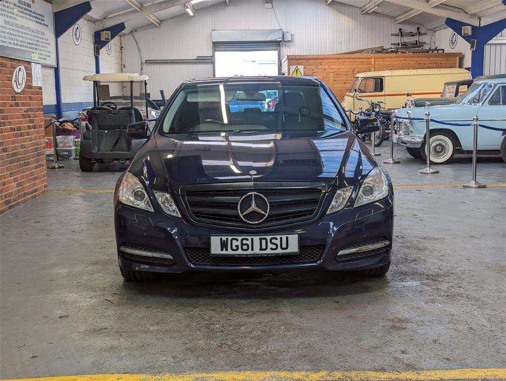 <p>2011 MERCEDES-BENZ E220 EXEC-IVE SE CDI BLUE</p>