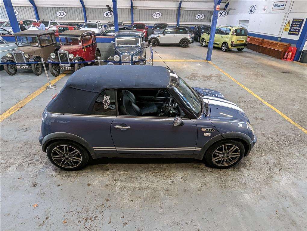 <p>2005 MINI COOPER</p>