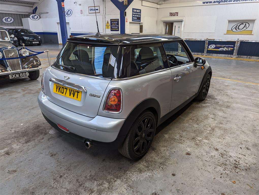 <p>2007 MINI COOPER **SOLD</p>