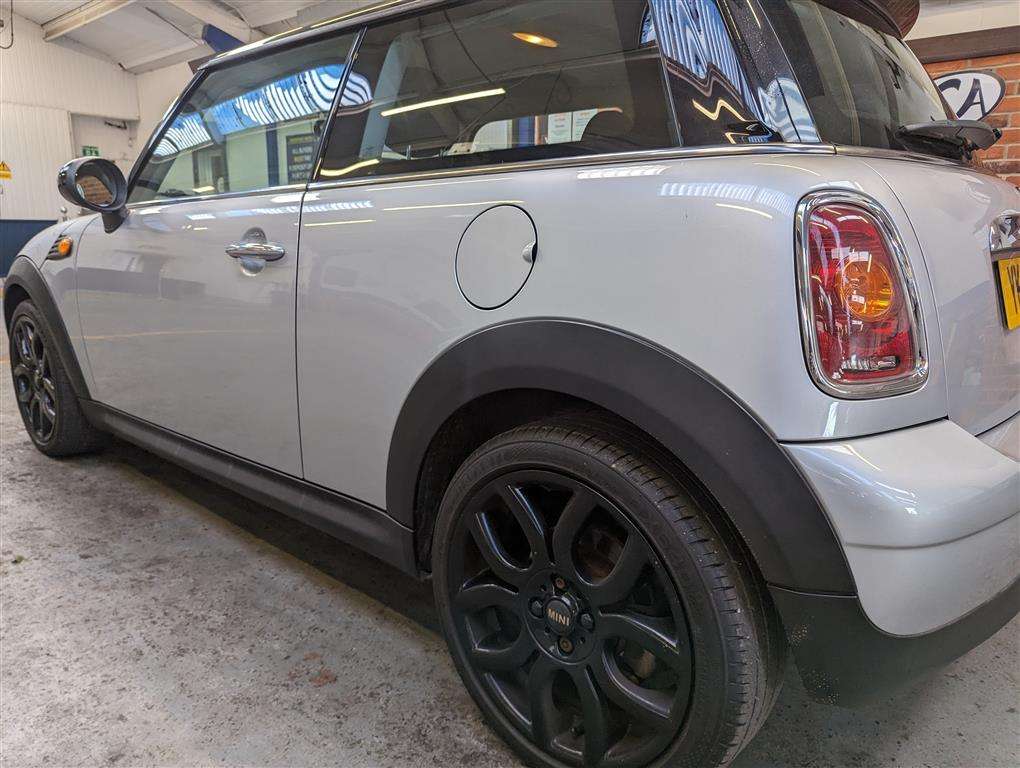 <p>2007 MINI COOPER **SOLD</p>