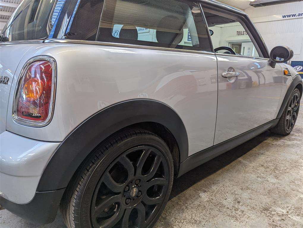 <p>2007 MINI COOPER **SOLD</p>