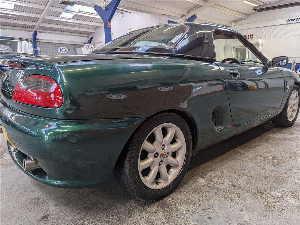 <p>2001 MG MGF</p>