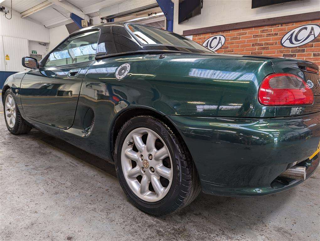 <p>2001 MG MGF</p>