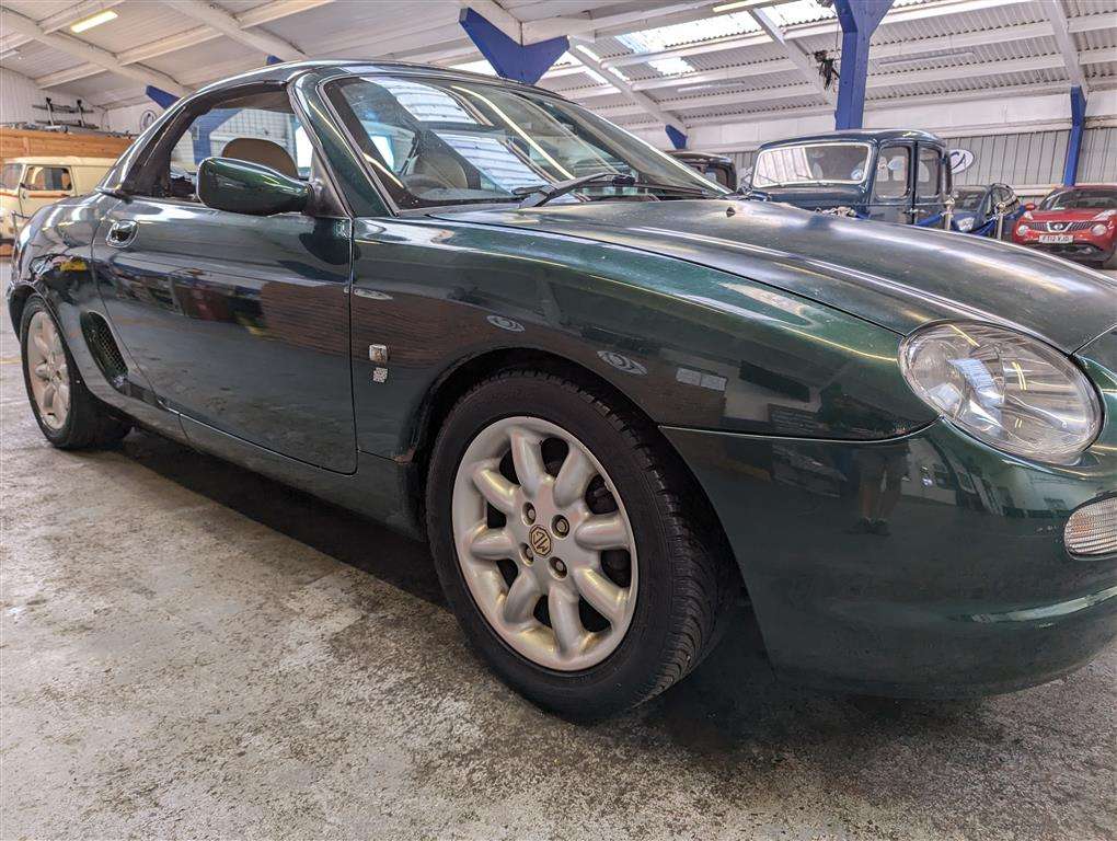 <p>2001 MG MGF</p>