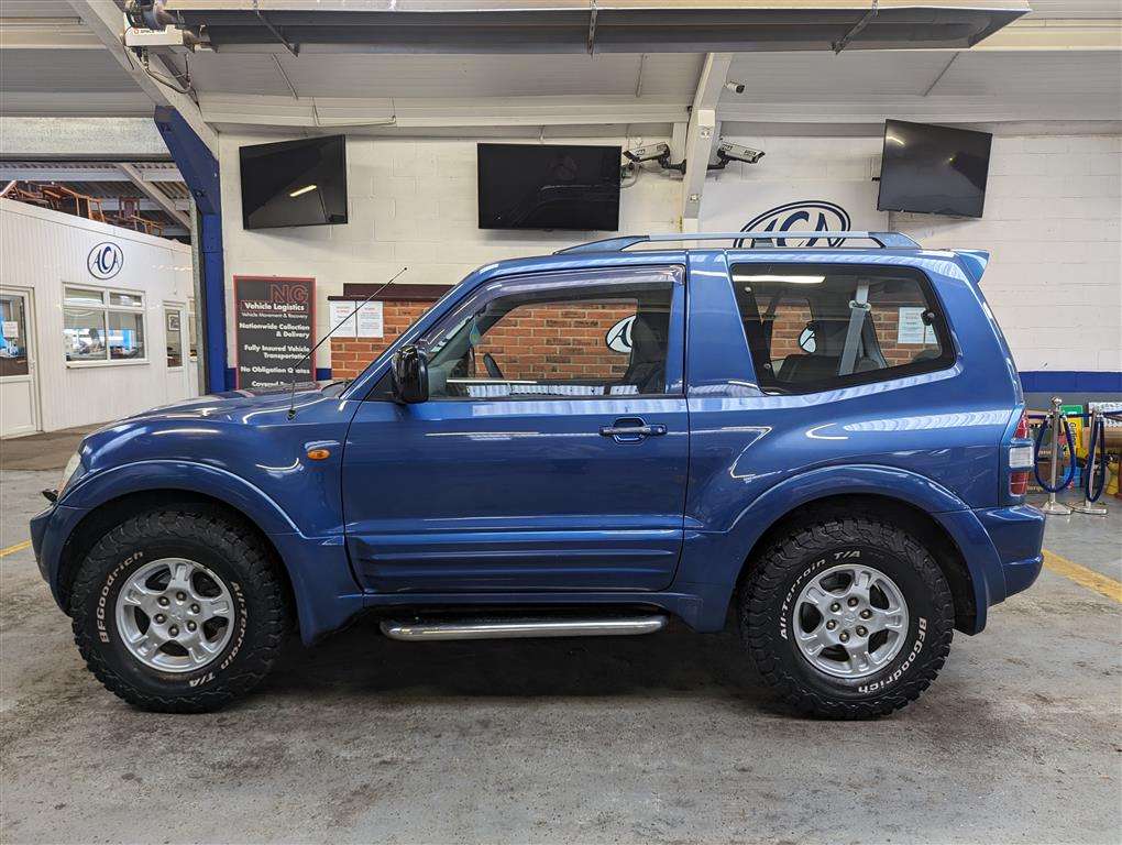 <p>2001 MITSUBISHI SHOGUN DI-D GLS SWB</p>