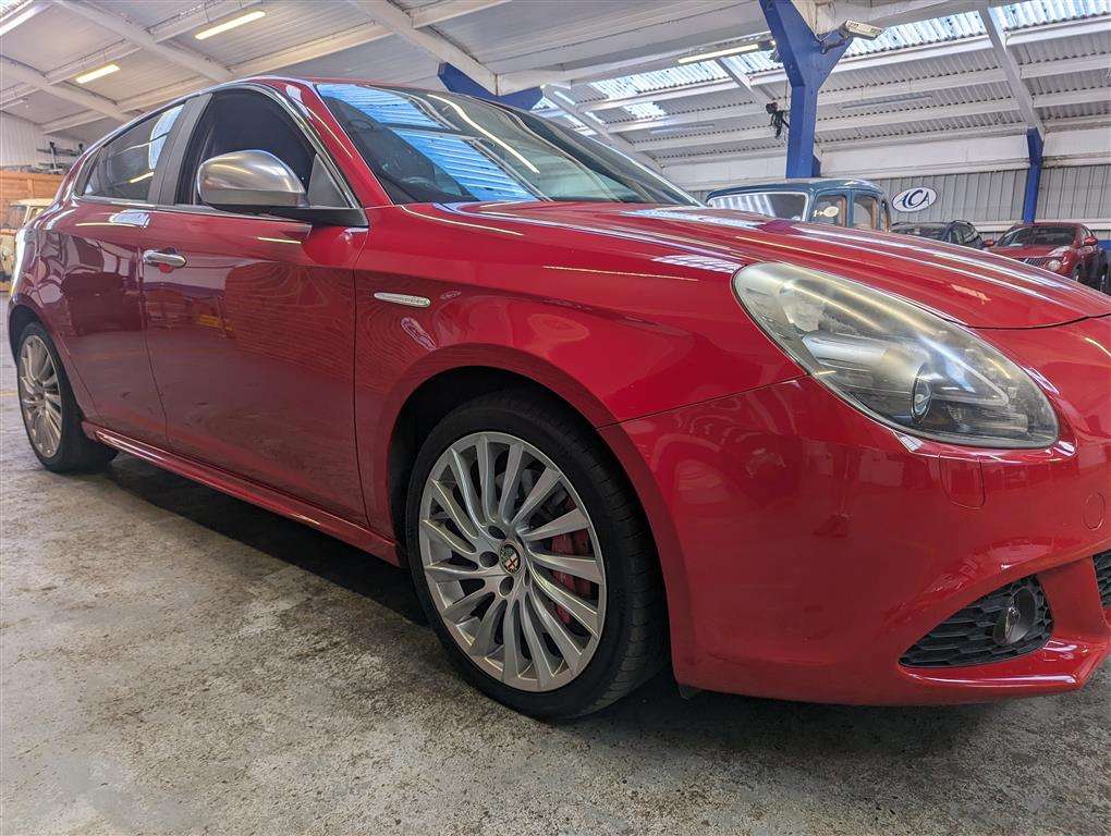 <p>2011 ALFA ROMEO GIULIETTA VELOCE JTDM-2</p>