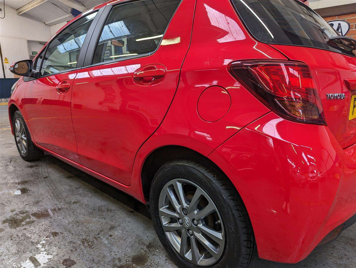 <p>2014 TOYOTA YARIS ICON VVT-I</p>