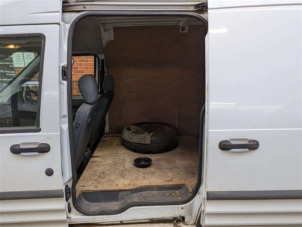 <p>2008 FORD TRANSIT CONN **SOLD</p>