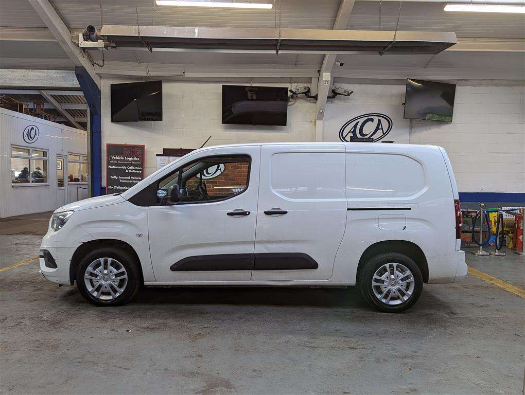 <p>2020 VAUXHALL COMBO 2300 SPORTIVE TD S/</p>