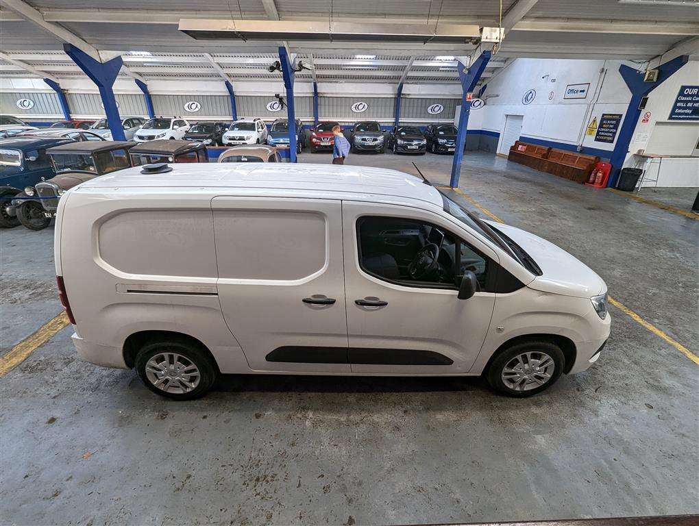 <p>2020 VAUXHALL COMBO 2300 SPORTIVE TD S/</p>