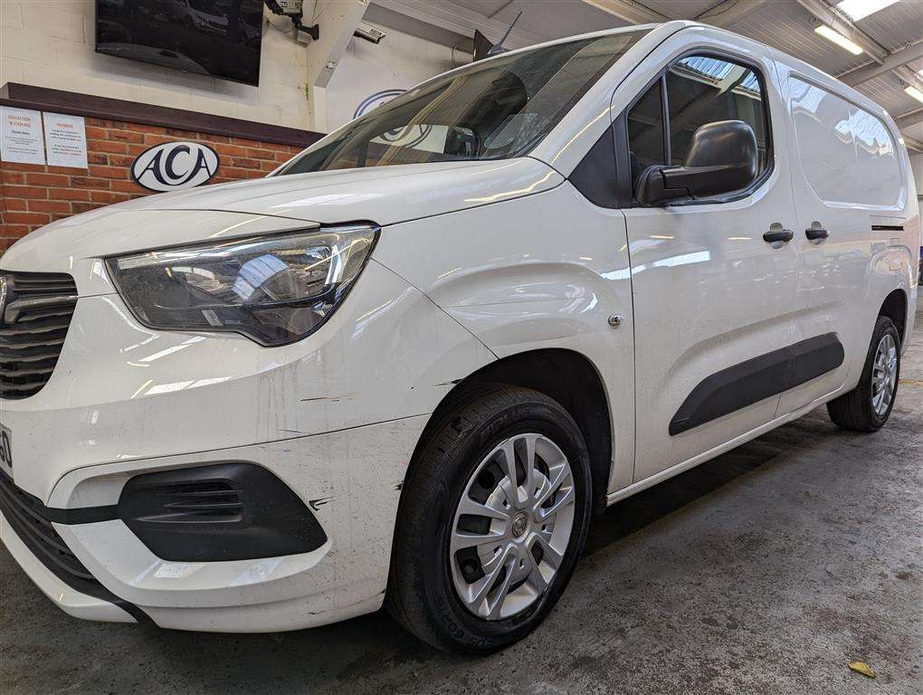 <p>2020 VAUXHALL COMBO 2300 SPORTIVE TD S/</p>