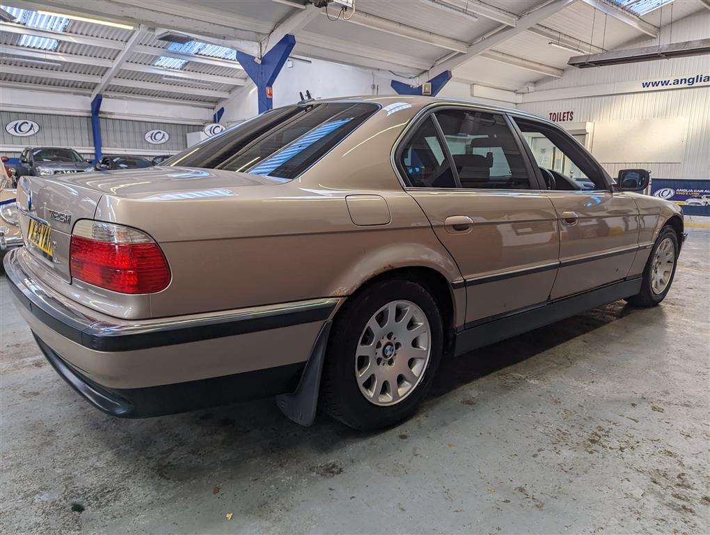 <p>2000 BMW 728I AUTO</p>