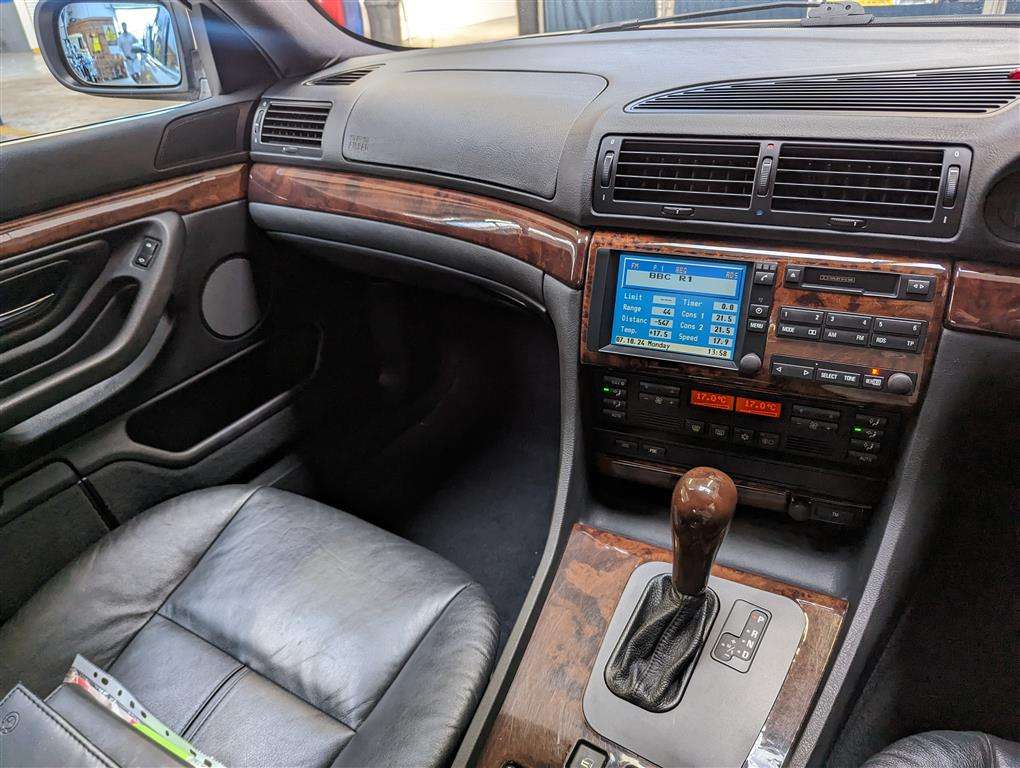 <p>2000 BMW 728I AUTO</p>