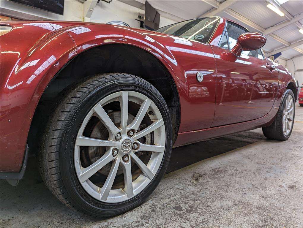 <p>2008 MAZDA MX-5</p>