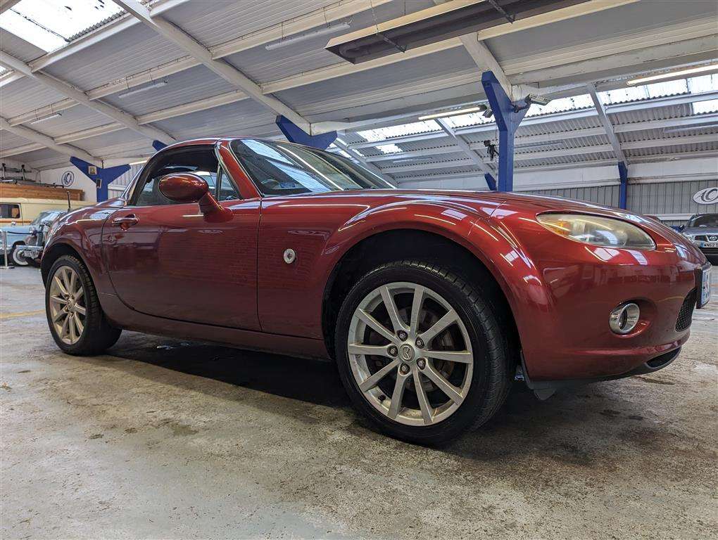 <p>2008 MAZDA MX-5</p>