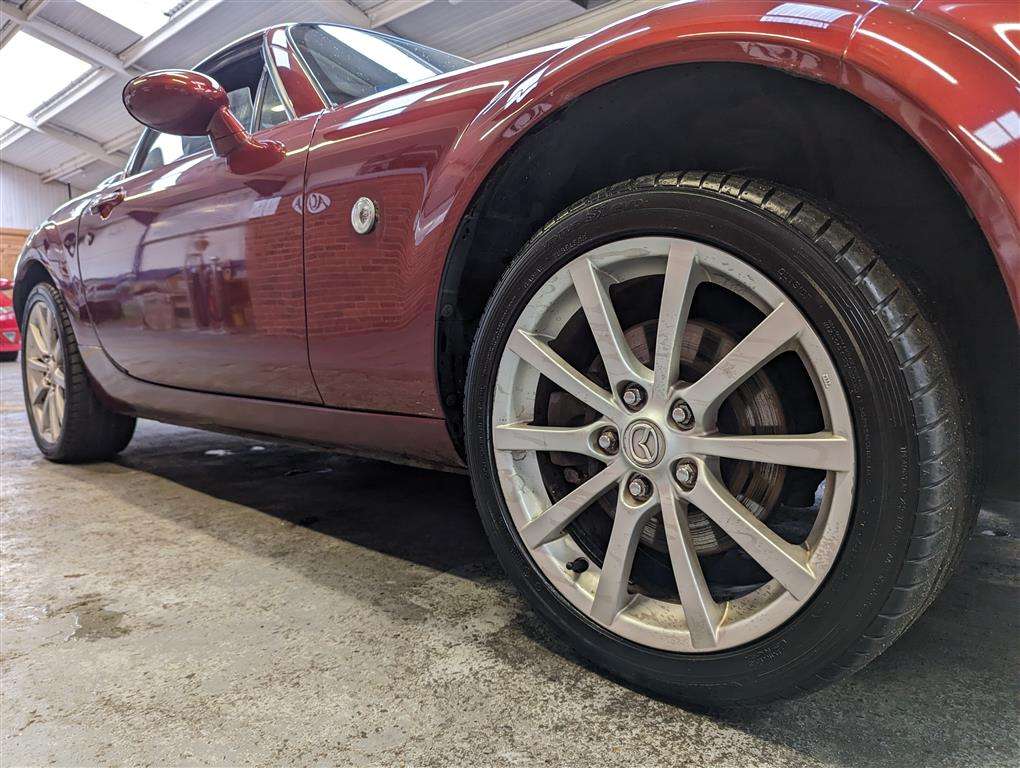 <p>2008 MAZDA MX-5</p>