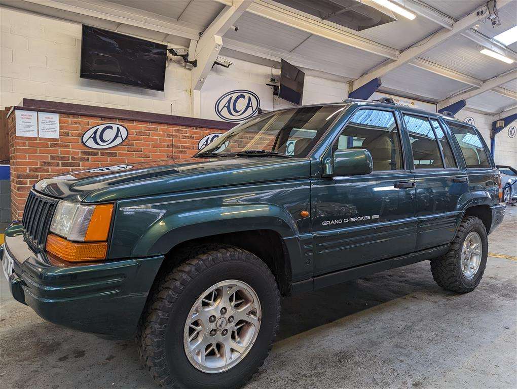 <p>1997 JEEP GRAND CHEROKEE LTD AUTO</p>