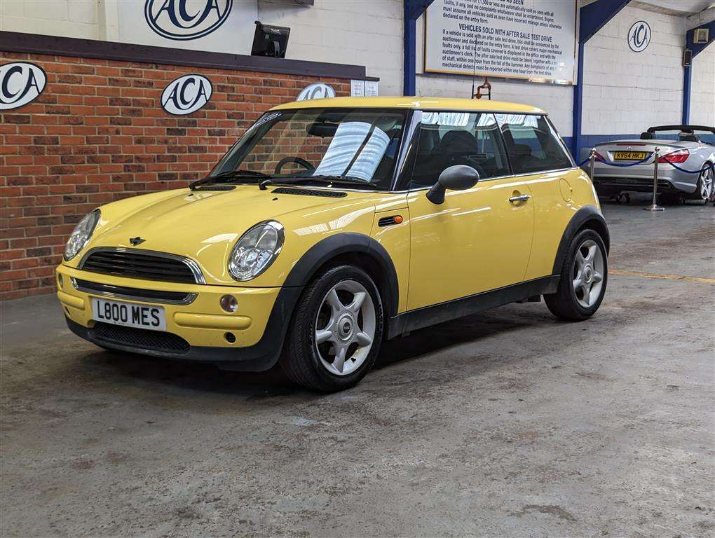 <p>2002 MINI ONE</p>