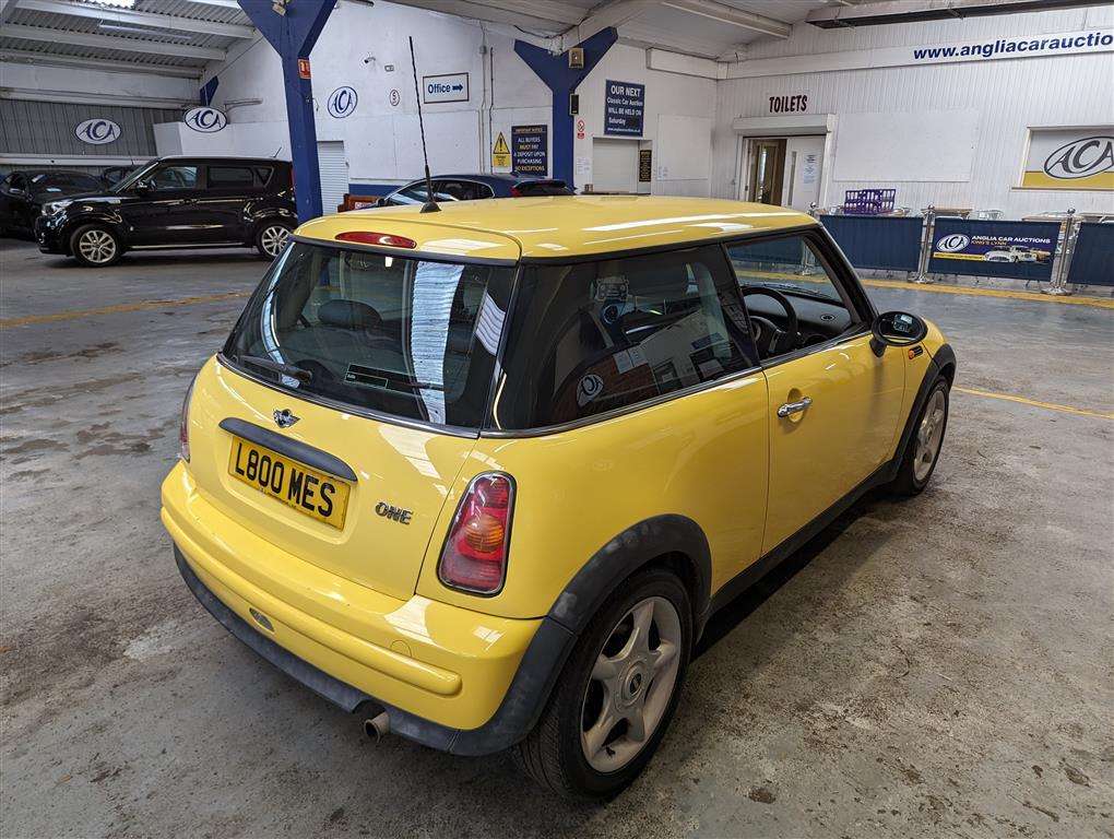 <p>2002 MINI ONE</p>