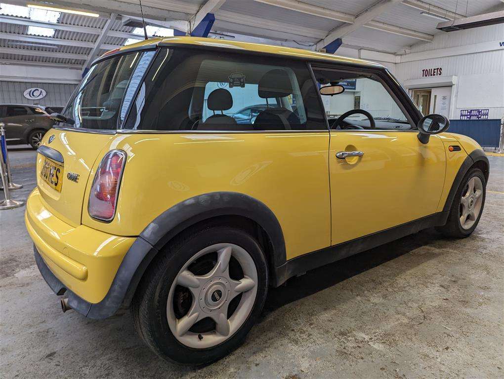 <p>2002 MINI ONE</p>