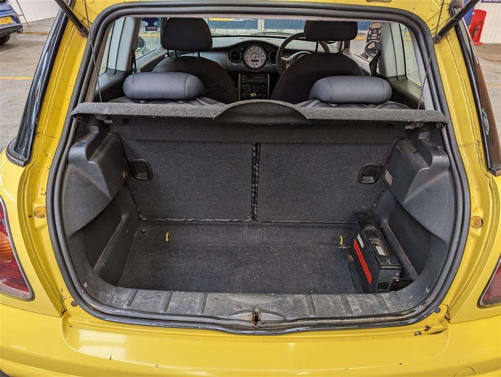 <p>2002 MINI ONE</p>