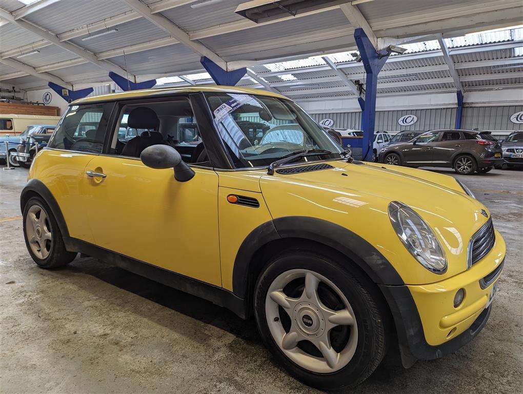 <p>2002 MINI ONE</p>