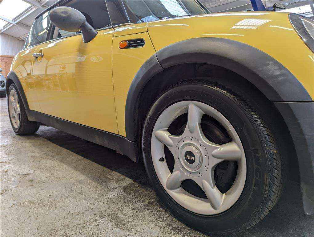 <p>2002 MINI ONE</p>