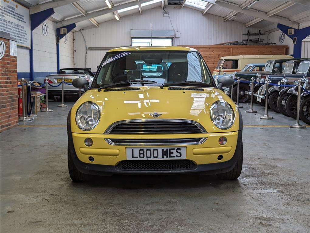 <p>2002 MINI ONE</p>