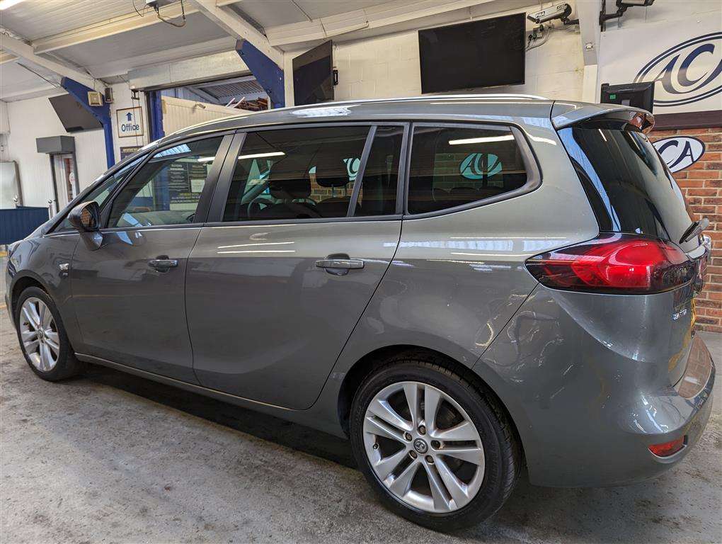 <p>2017 VAUXHALL ZAFIRA TOURER SRI TURBO</p>