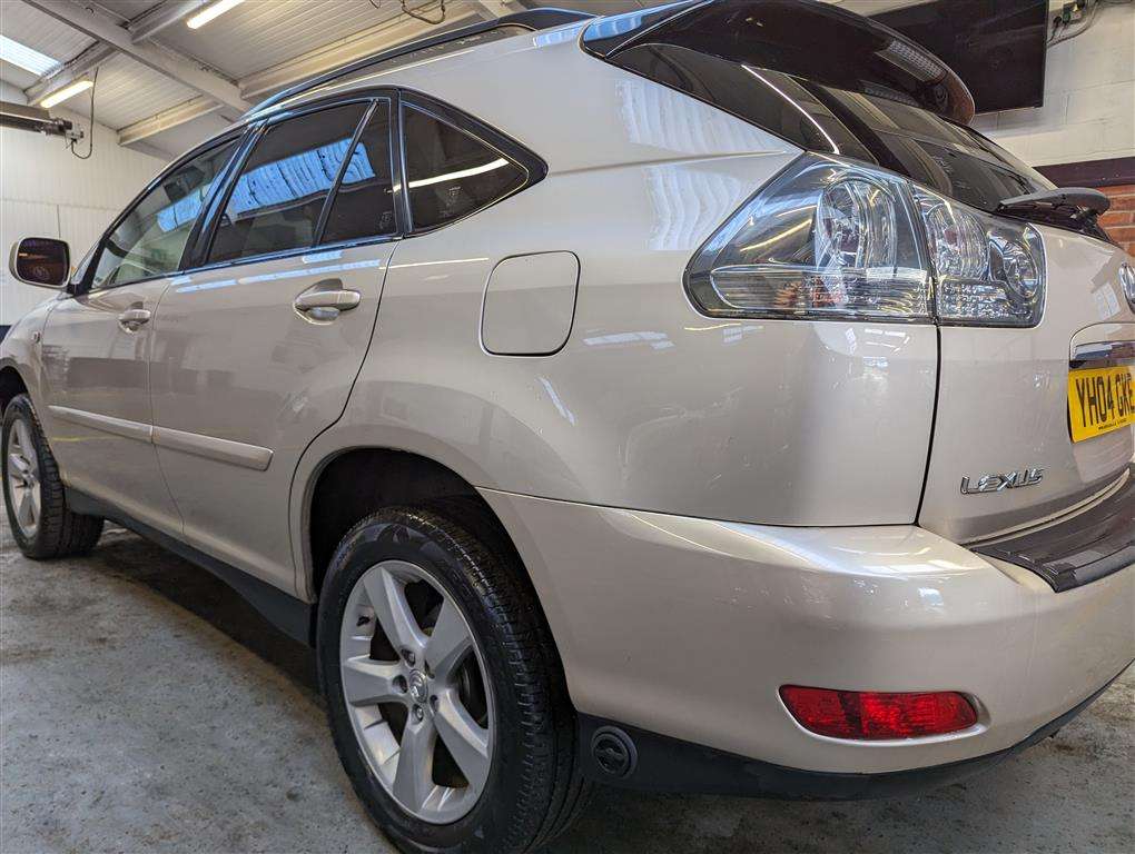 <p>2004 LEXUS RX300 SE AUTO</p>