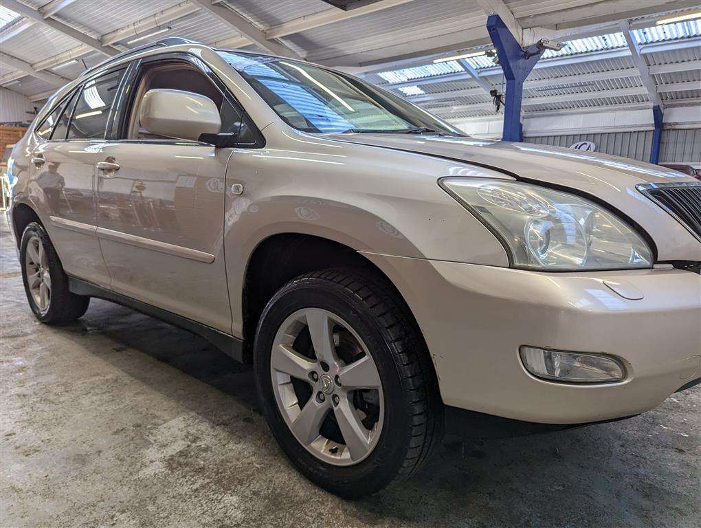 <p>2004 LEXUS RX300 SE AUTO</p>