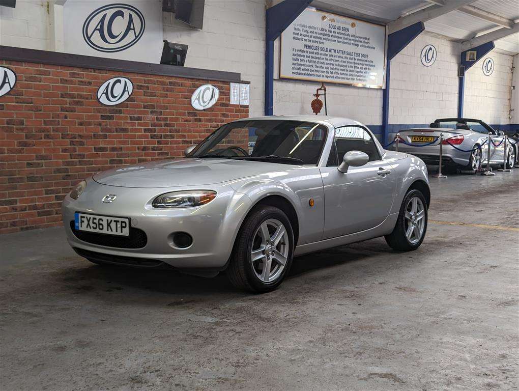 <p>2006 MAZDA MX-5</p>