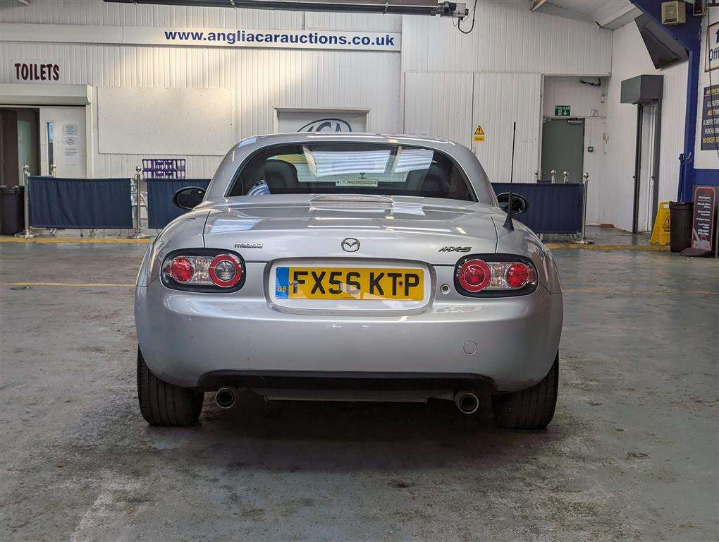 <p>2006 MAZDA MX-5</p>