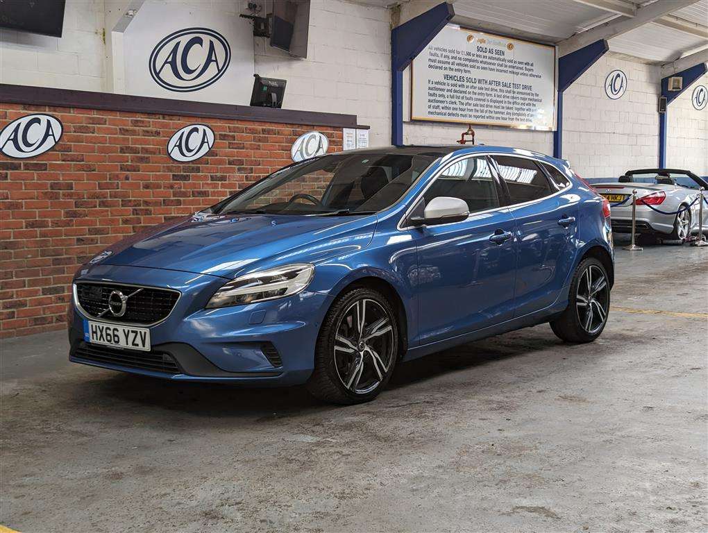 <p>2016 VOLVO V40 R-DESIGN PRO D4 AUTO</p>