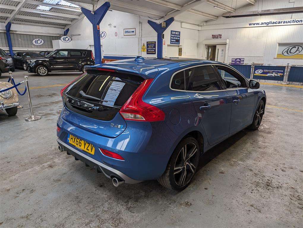 <p>2016 VOLVO V40 R-DESIGN PRO D4 AUTO</p>