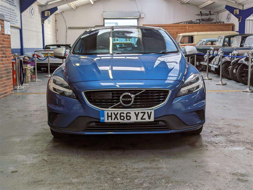 <p>2016 VOLVO V40 R-DESIGN PRO D4 AUTO</p>