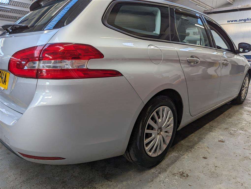 <p>2014 PEUGEOT 308 ACCESS SW HDI</p>