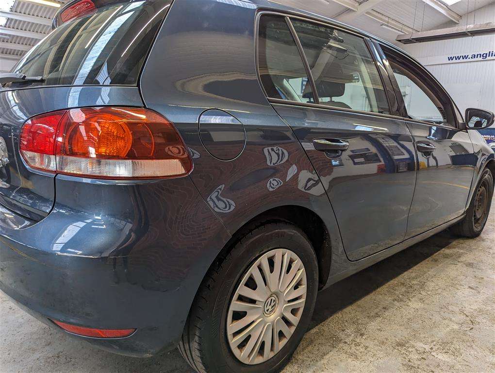 <p>2010 VOLKSWAGEN GOLF S</p>