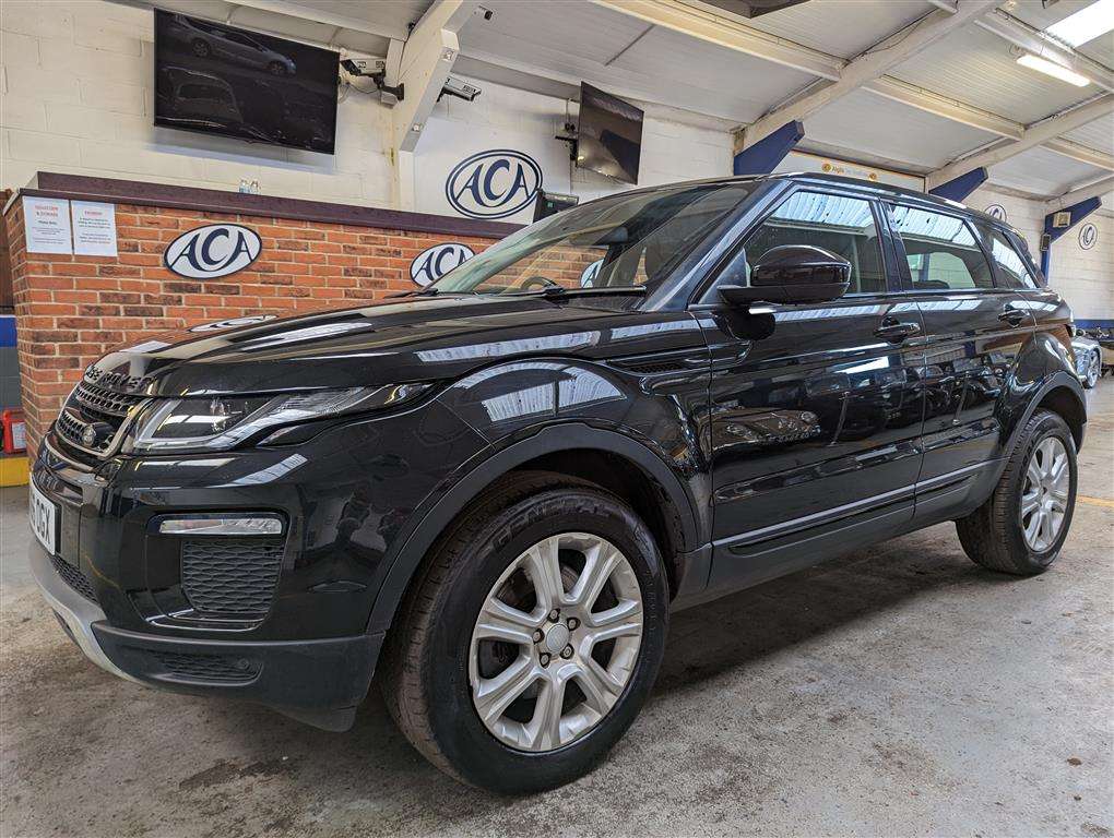 <p>2017 LAND ROVER RANGE ROVER EVOQUE SE TEC</p>