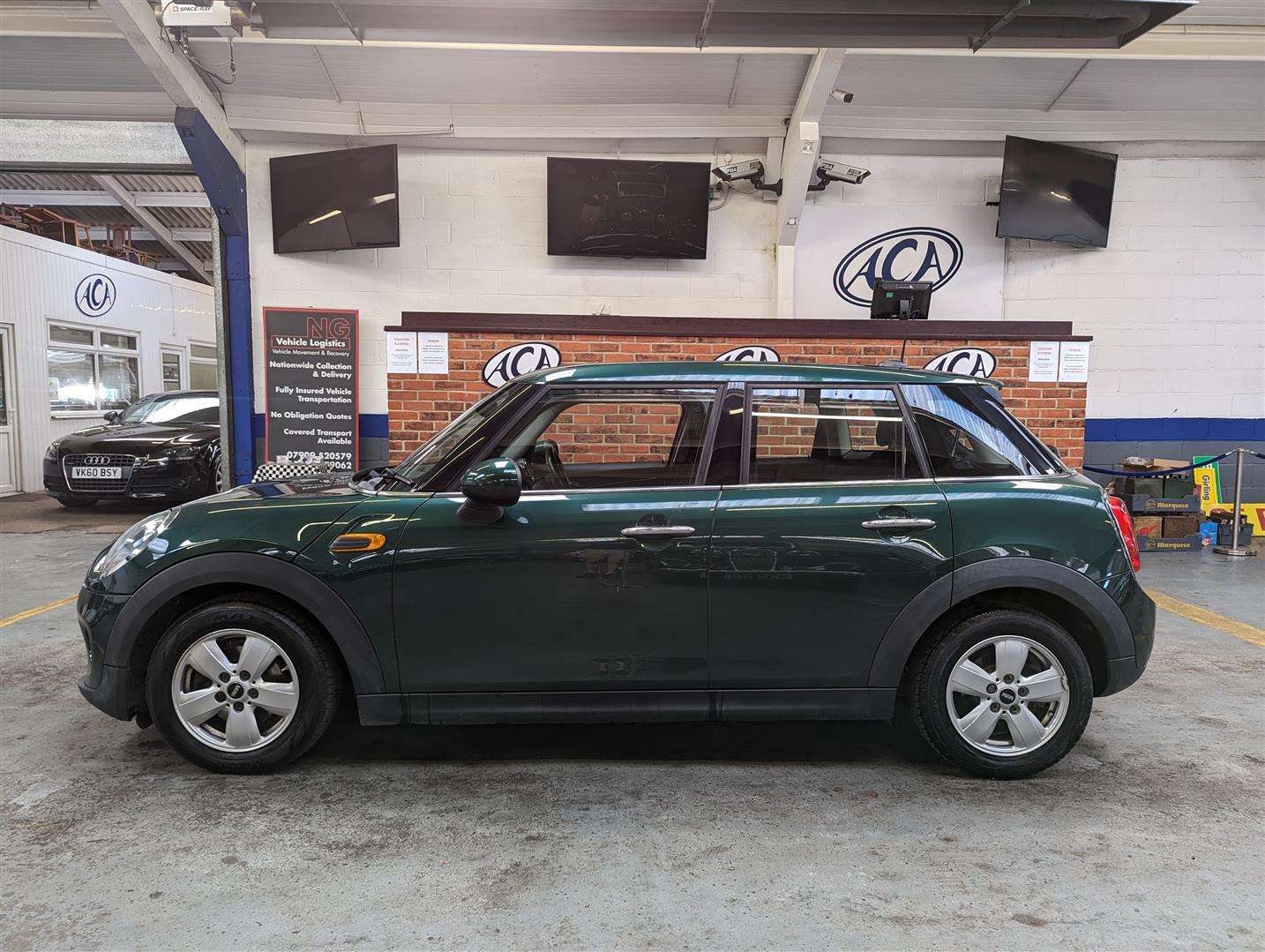 <p>2015 MINI ONE</p>