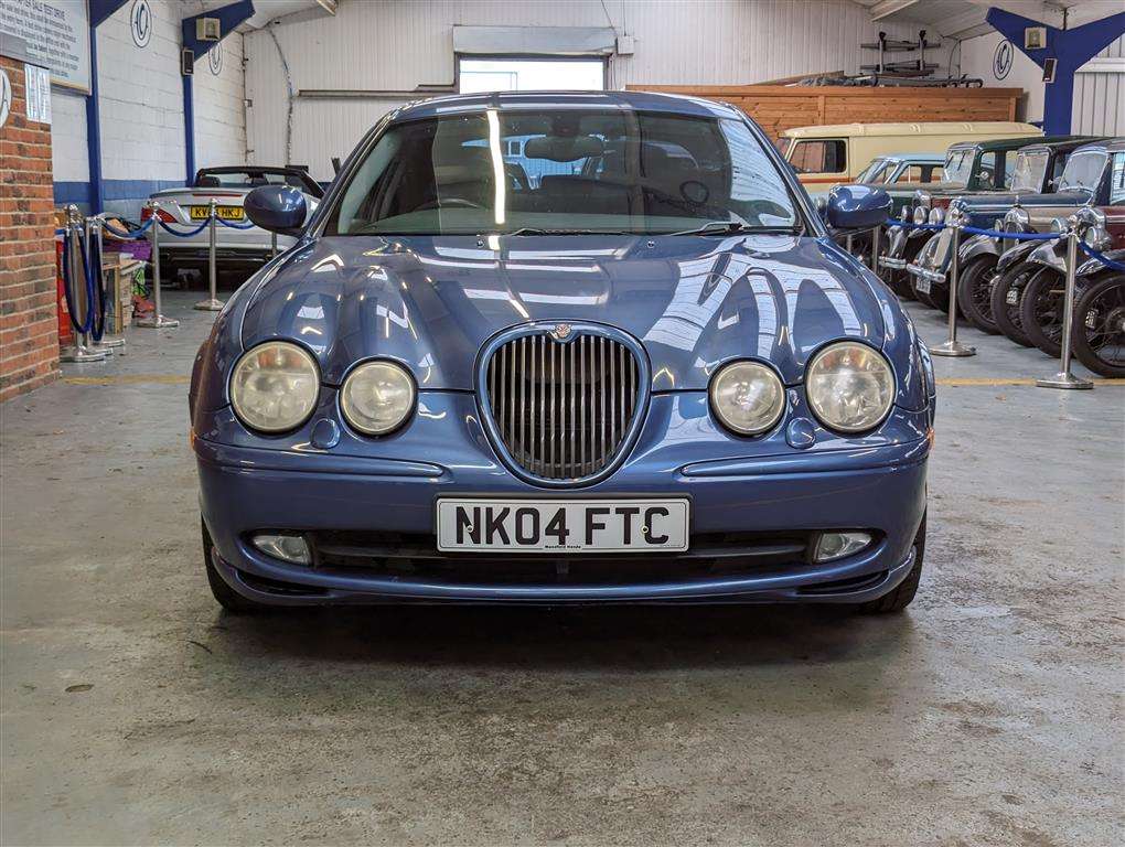 <p>2004 JAGUAR S-TYPE V6 SPORT AUTO</p>