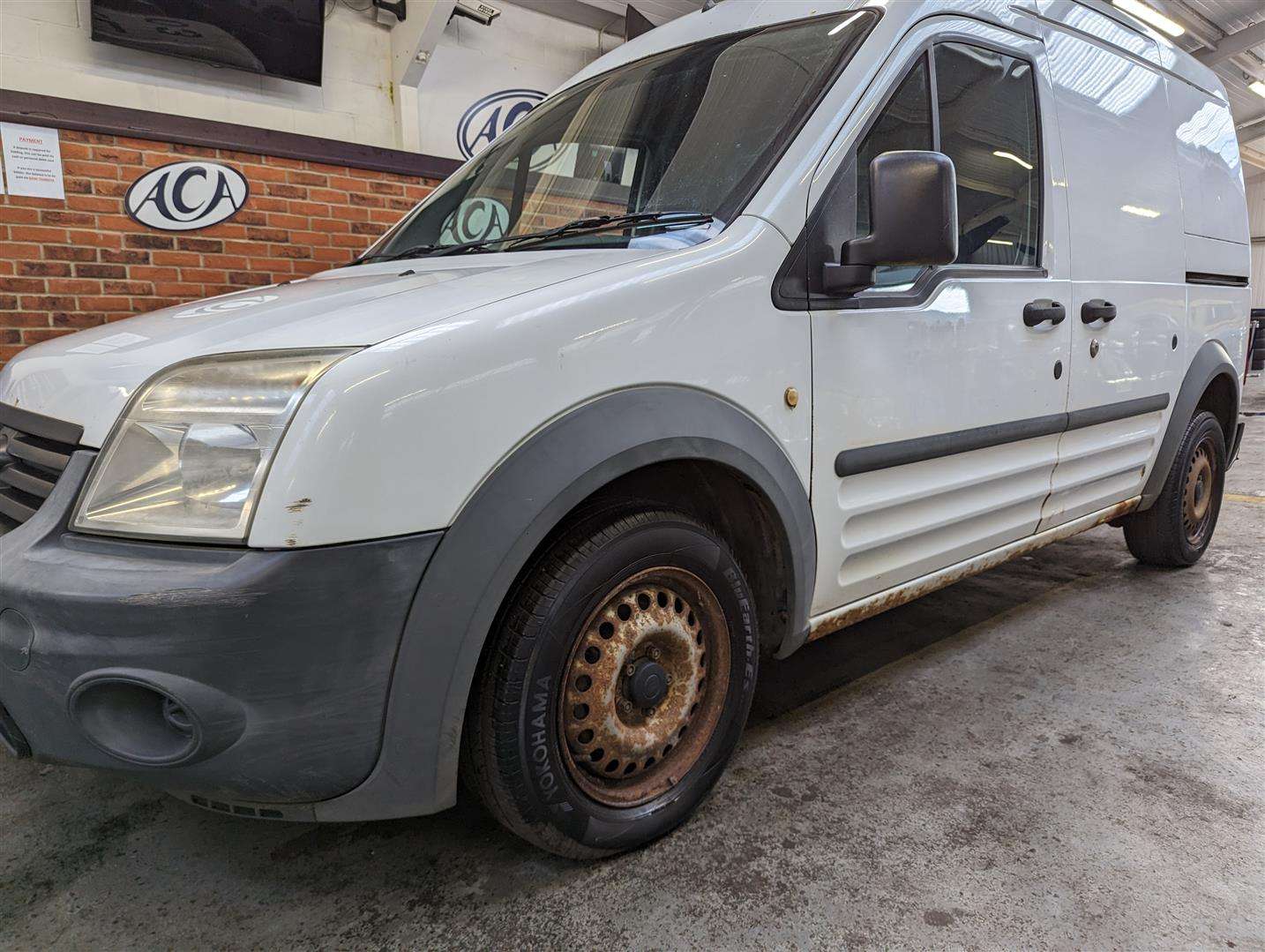 <p>2011 FORD TRAN CONNECT 90 T230</p>