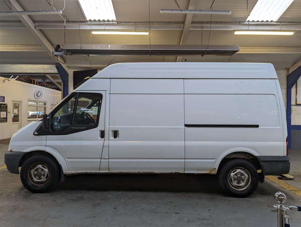 <p>2009 FORD TRANSIT 115 T350L RWD</p>