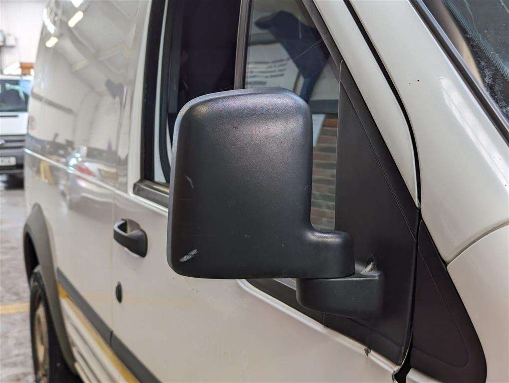 <p>2011 FORD TRAN CONNECT 90 T230</p>