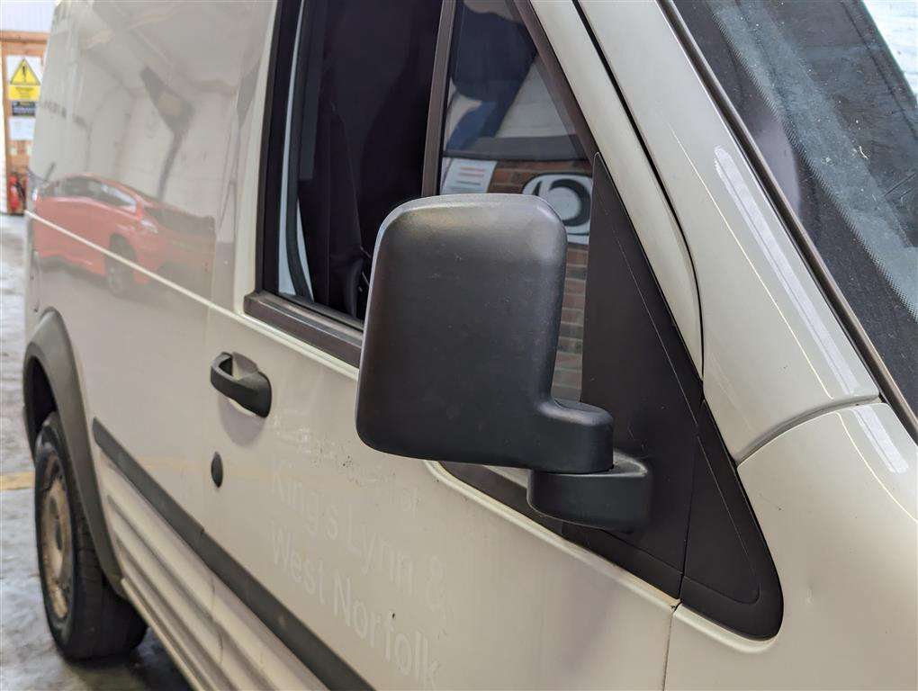 <p>2012 FORD TRANSIT CONNECT 90 T230</p>