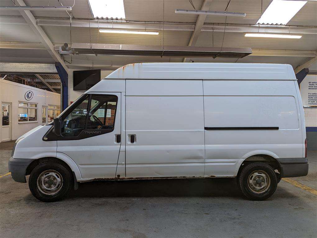 <p>2009 FORD TRANSIT 115 T350L RWD</p>