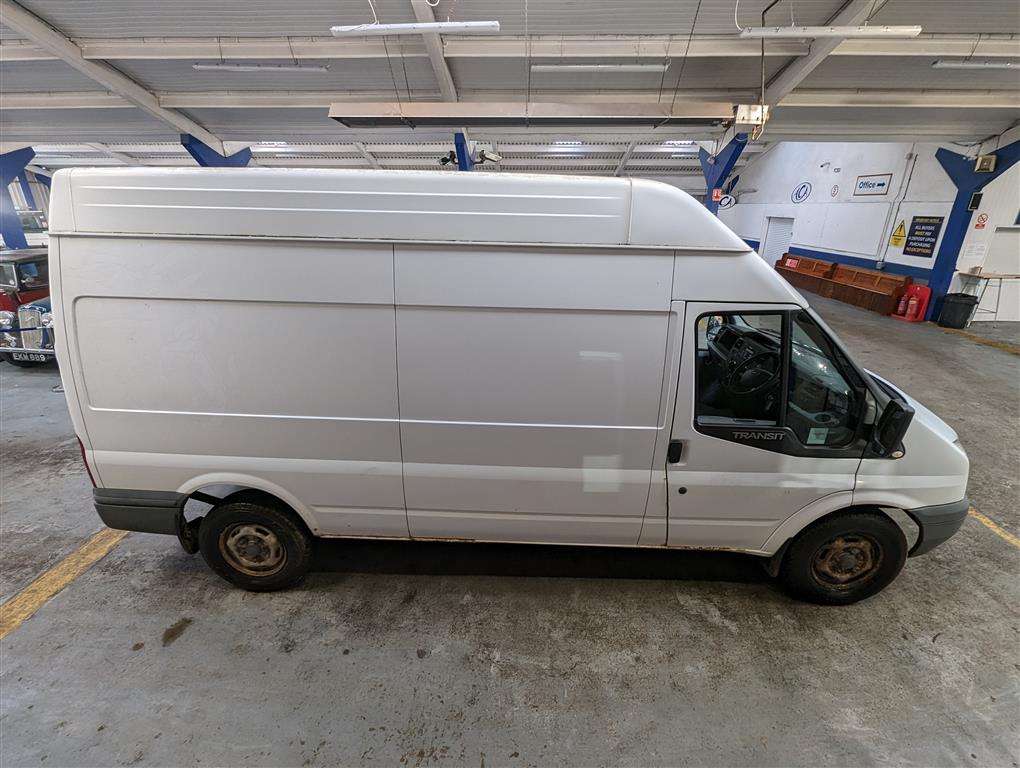 <p>2009 FORD TRANSIT 115 T350L RWD</p>