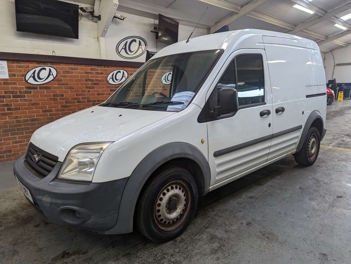 <p>2011 FORD TRAN CONNECT 90 T230</p>