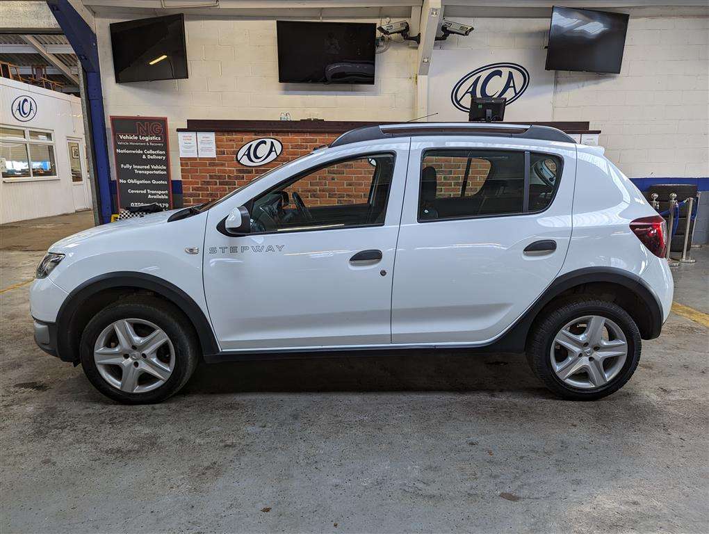 <p>2015 DACIA SANDERO STEPWAY LAUREATE</p>