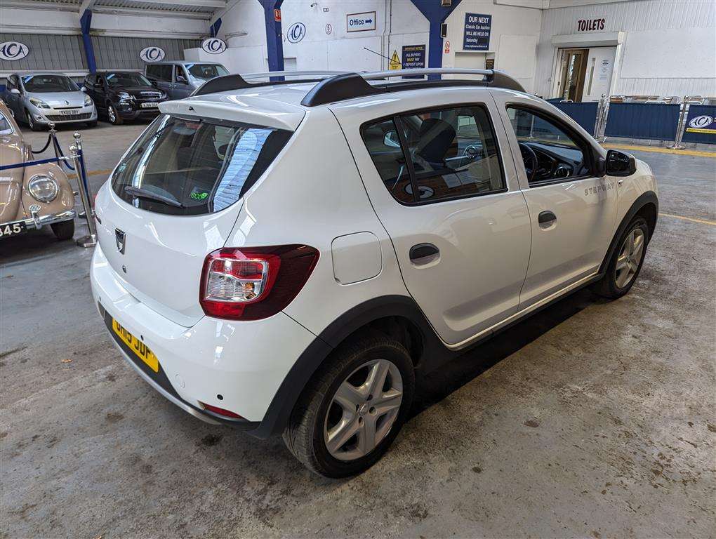 <p>2015 DACIA SANDERO STEPWAY LAUREATE</p>